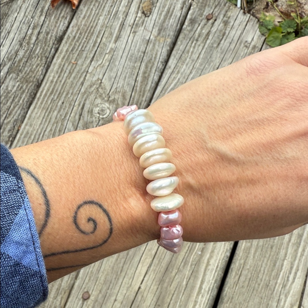 Elegant Pink and white Pearl Bracelet